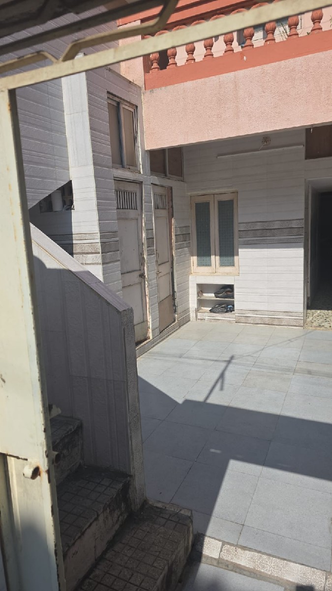 Post Image 3