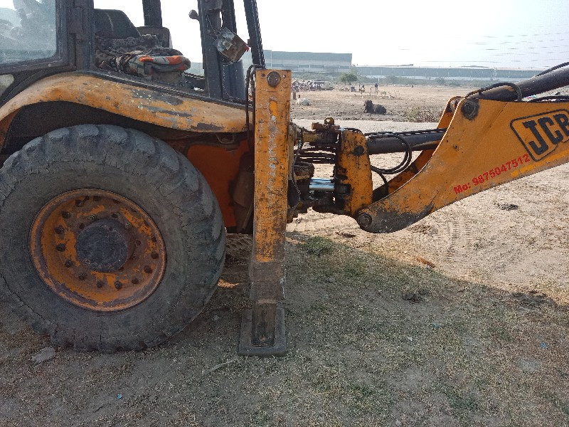 j.c.b  2009 vecvanu  che