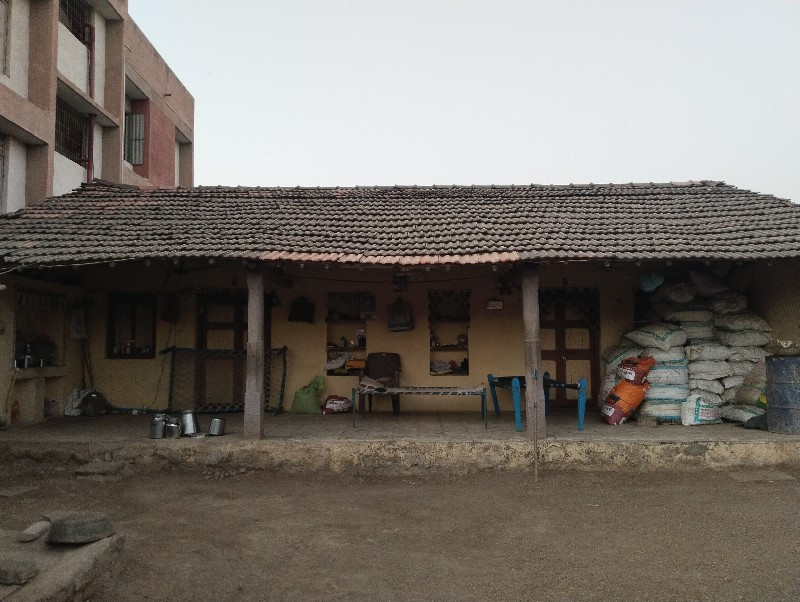 બે મકાન નો કાટમાણ વેચવાનો છે