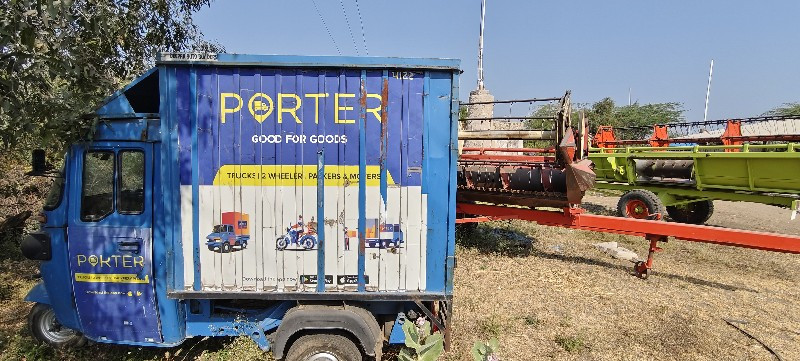 રીક્ષા નું કેબીન વેચવાનુ છે