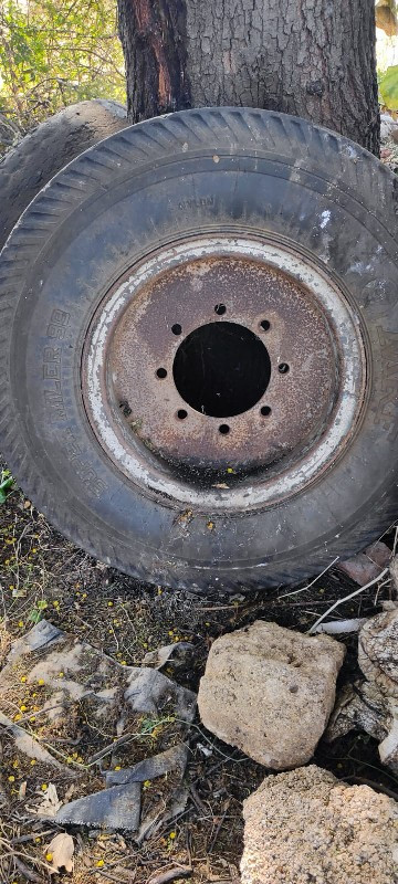 100.20 lari tyre set