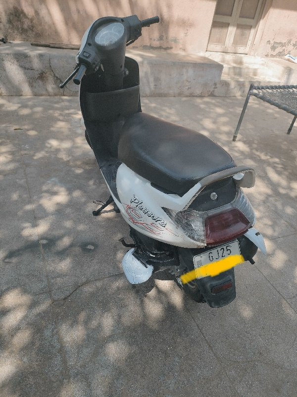 hero pleasure modal 2012