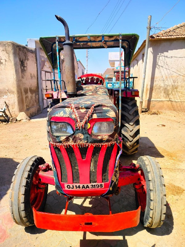 Mahindra 575
2015 model