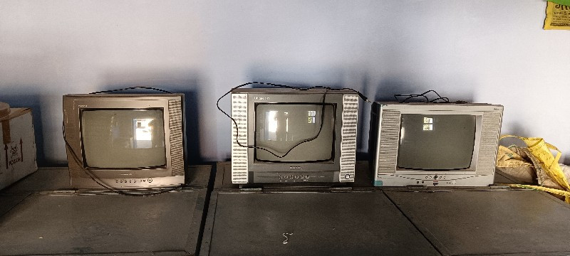 Tv  2. chalu che. Ane 1 bandh.