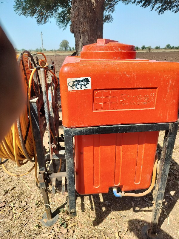 નડિ 1250 ફૂટ છે