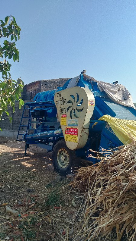 Malti crop thresher