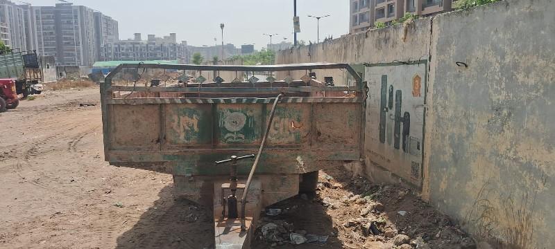 ટેલર વેચવાની છે