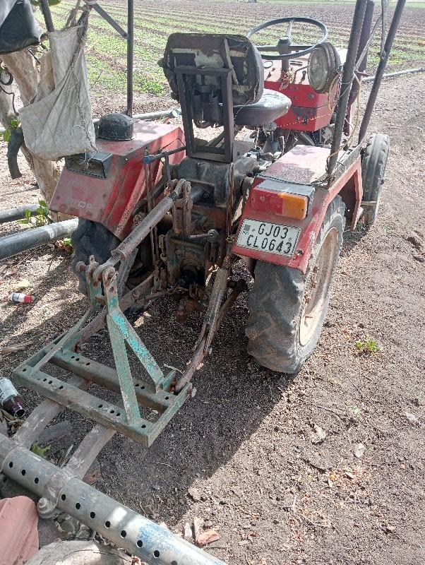 Tractor Vechavanu se