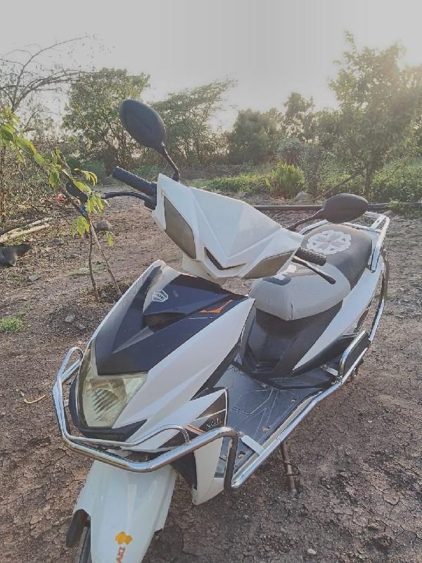 ઈલેક્ટ્રીક સ્કૂટી છે