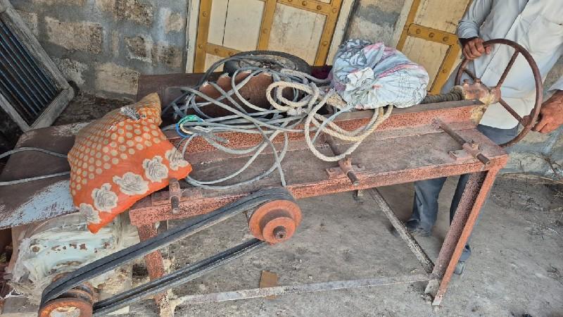 પાપડી પાડવાની ચકરડી
9925850481