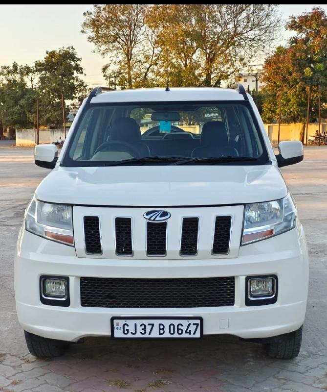 mahindra tuv  t8