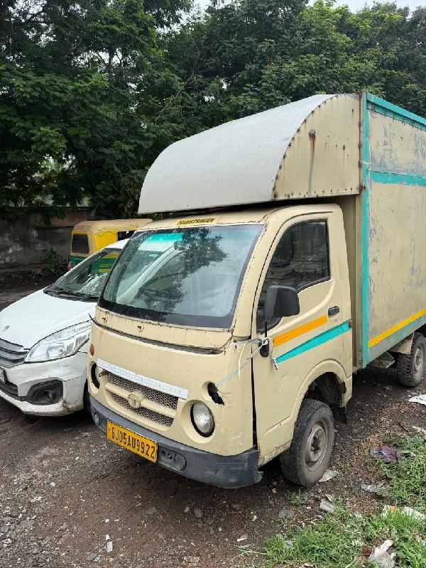 છોટા હાથી વેચવાનું છે.