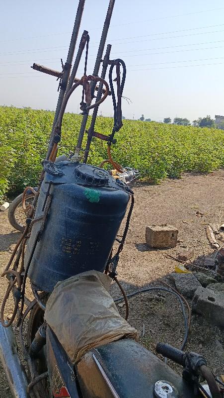 દવા છાંટવા ની સુઝુકી ગાડી