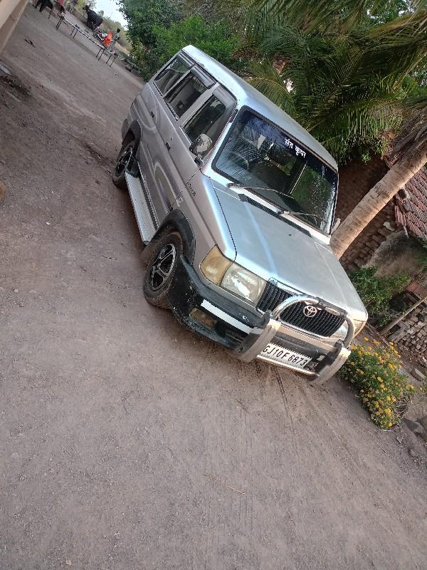 toyota qualis
