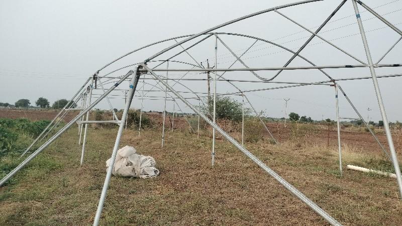 નવી નર્સરી પવન મા પડી ગય