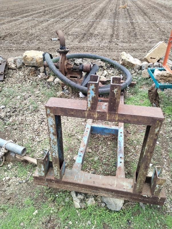 પાટલો વેચવાની છે તળાવ ઉપર