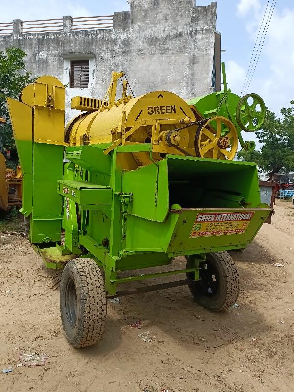 મગફળી થ્રેશર