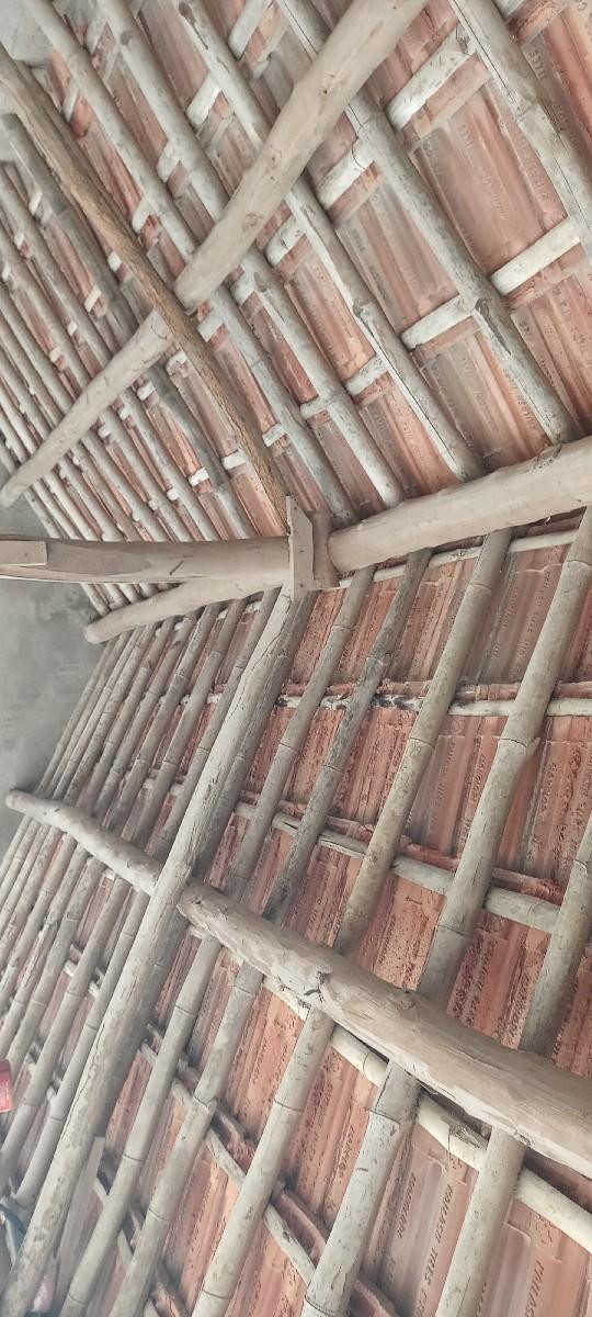 નળીયા અને વાશ વેચવાના છે