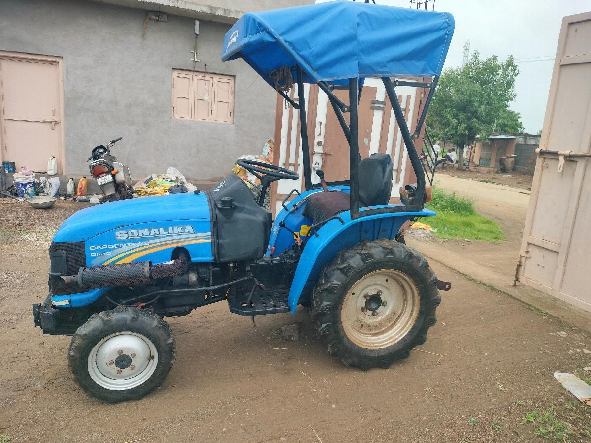 મિનિ ટ્રેક્ટર વેચવા છે