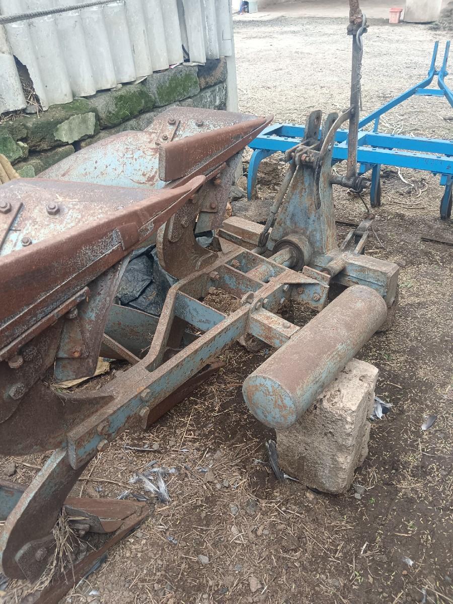 ચવડા વેચવાના છે