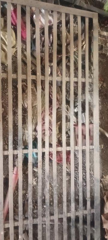 palang one bed vikane aahe .