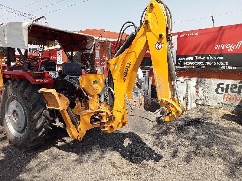 લોડર અને બેકો વેચવાના છે