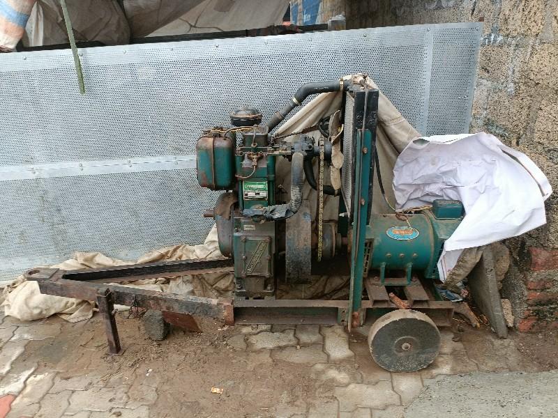 જનરેટર   વેચવાનુ છે