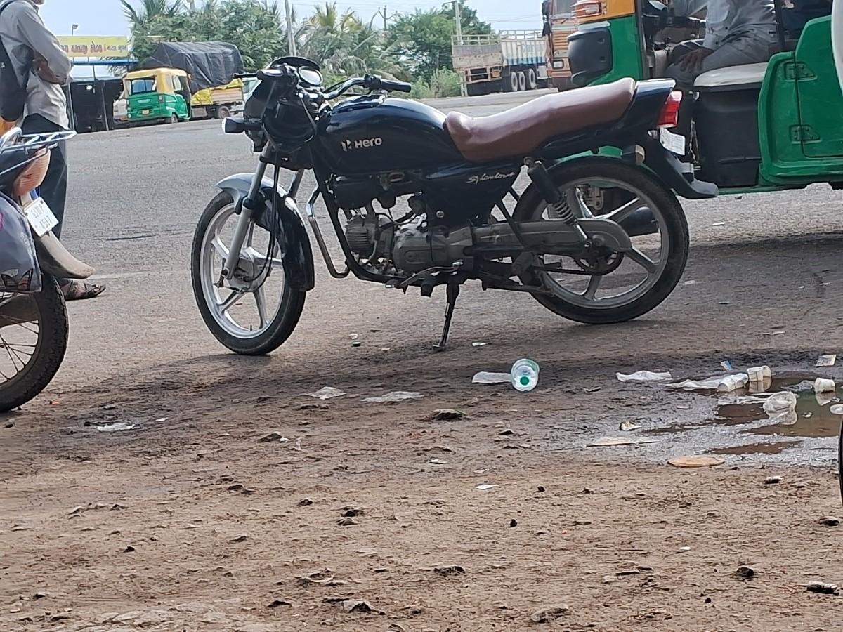 2013 મોડલ  ગાડી વેચવા ની છે