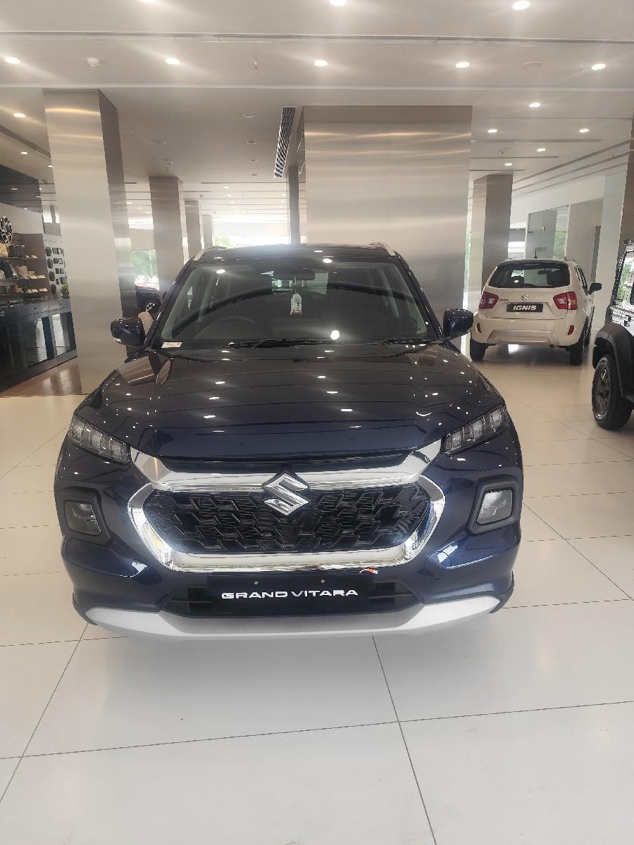 ડા્ઇવર જોઇએ છે.