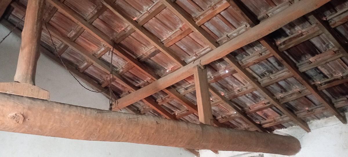 બે મકાનનો કાટમાળ આપવા નો છે