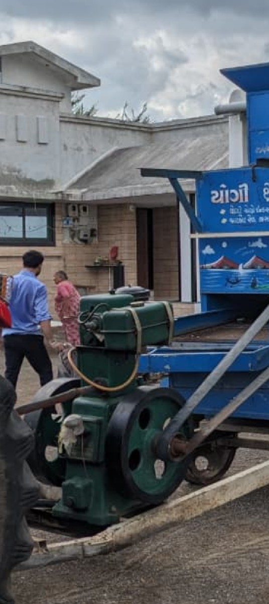 બોલ મસીન આપવાની છે