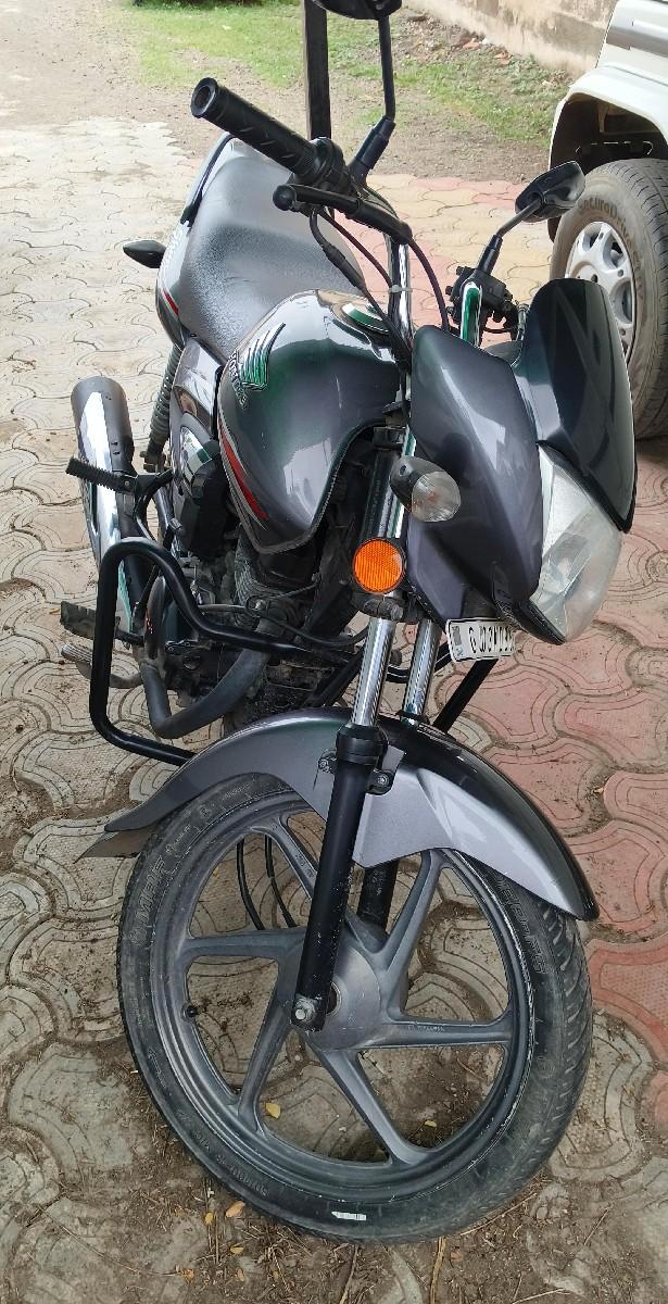 ટુ વ્હીલર  વેચવાનુ છે