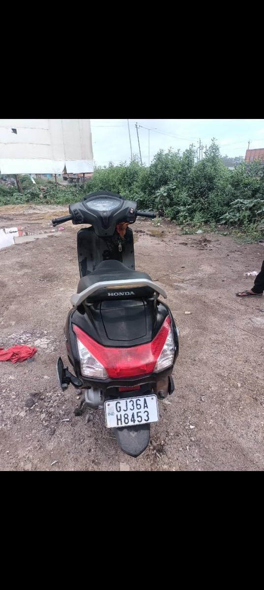 એક્ટિવા વેચવાનું છે એકદમ વ્યાજબી