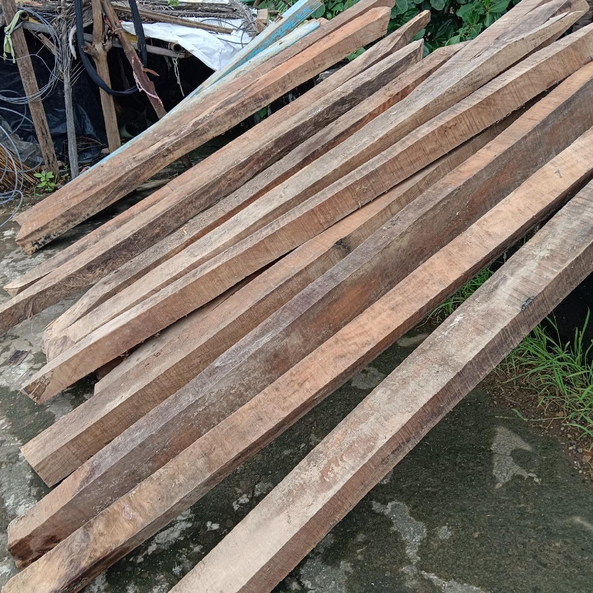 લાકડાના. ,7____8. ફુટ