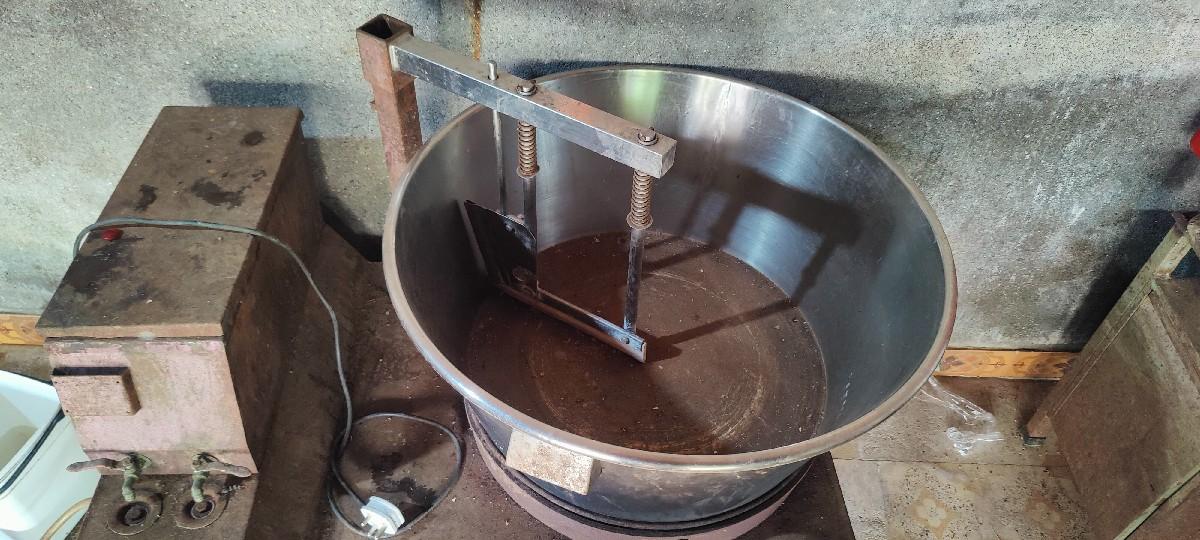 પેંડા બનાવાનું મશીન આપવાનું છે