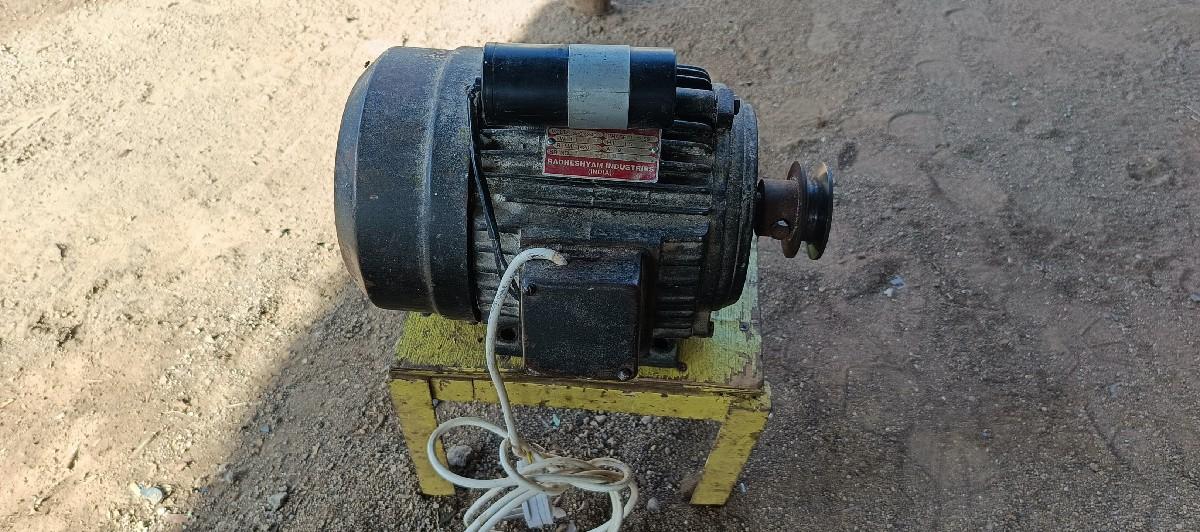 1.5 HP induction motor ₹4500
