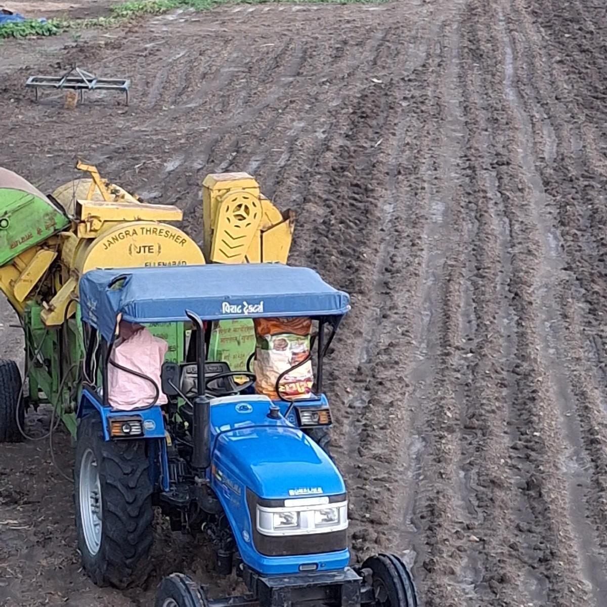 ટેક્ટર નાભાડામાટે મળો