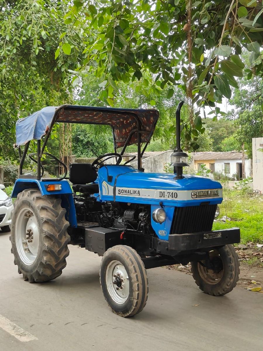 Sonalika 740