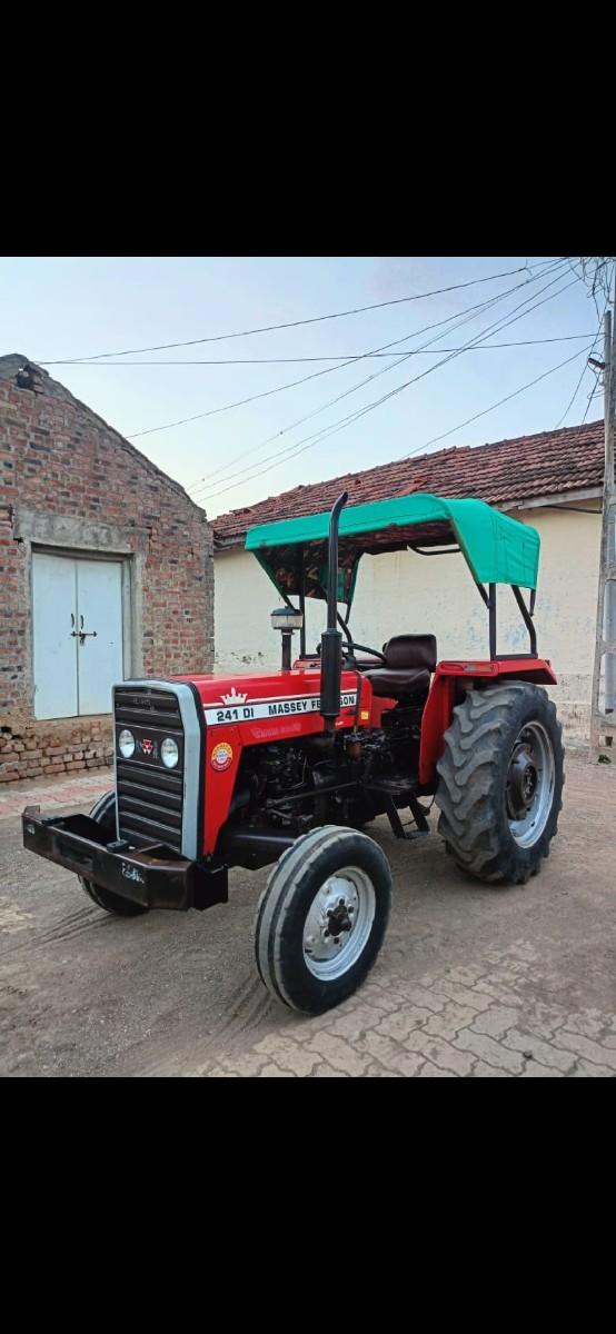 Massey Ferguson 241