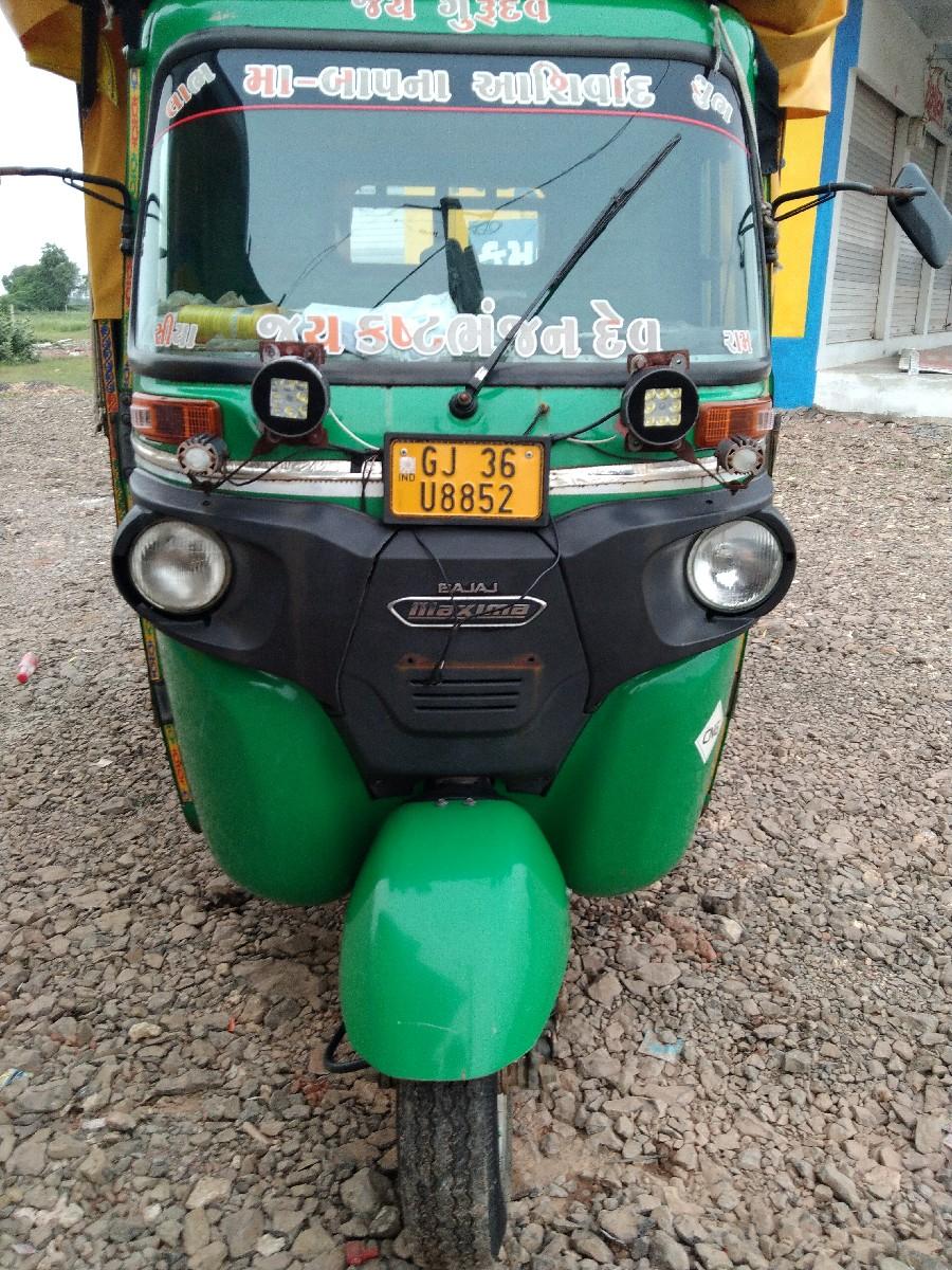 Bajaj loding rixa cng