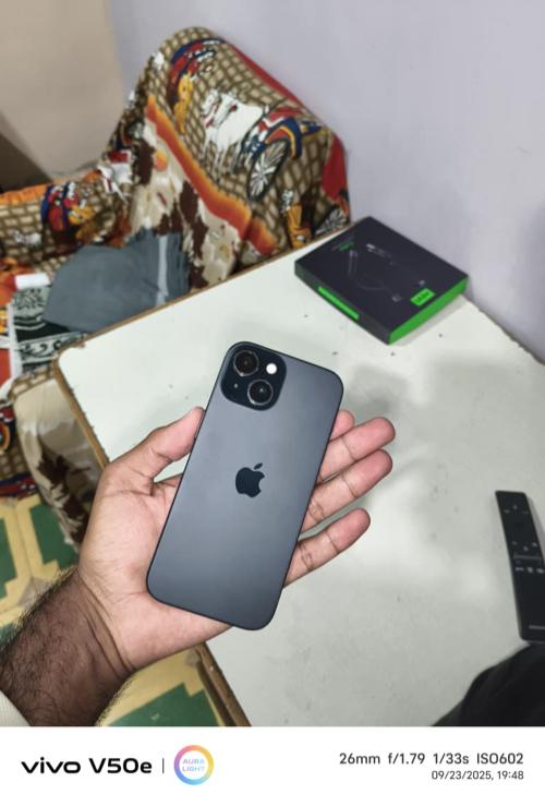 iPhone 15 black