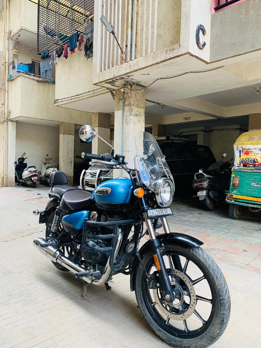 વેચવાની છે