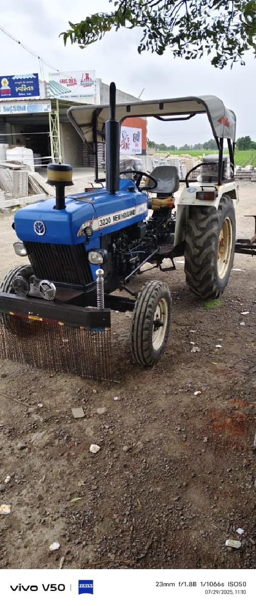 NEWHOLLAND 3230
42HP