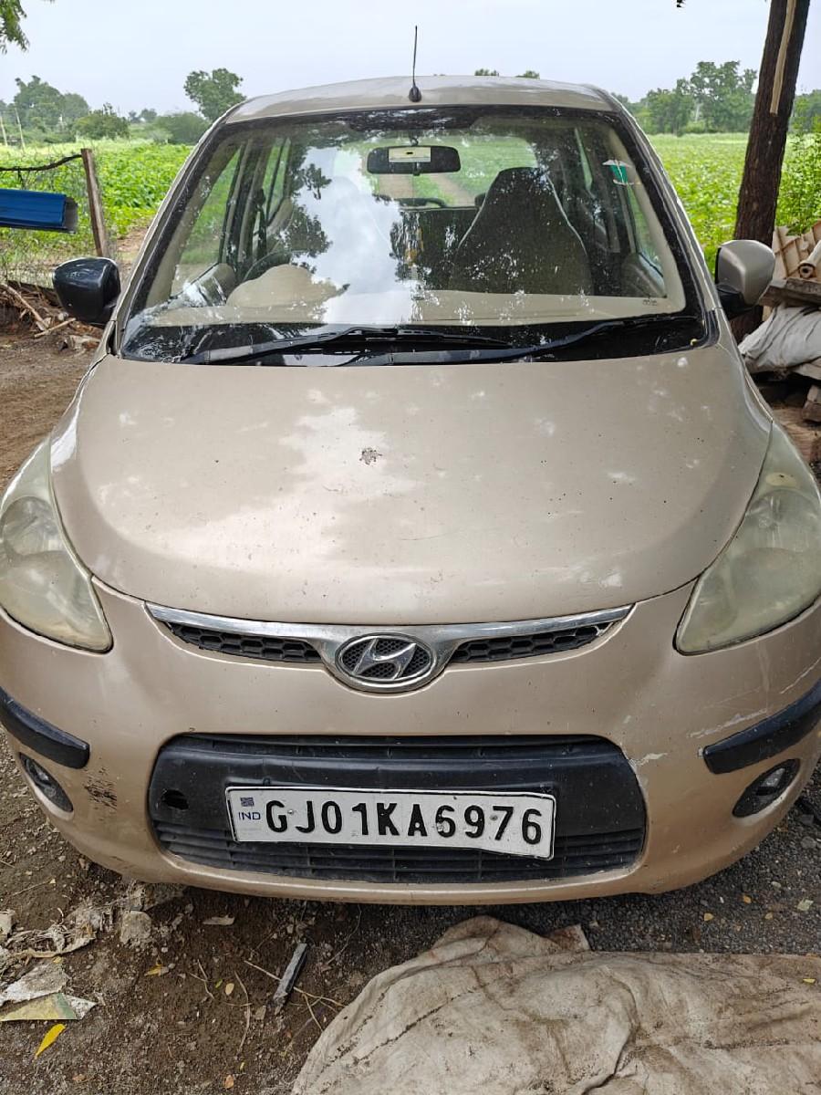 Hyundai I10 વેચવાની છે.