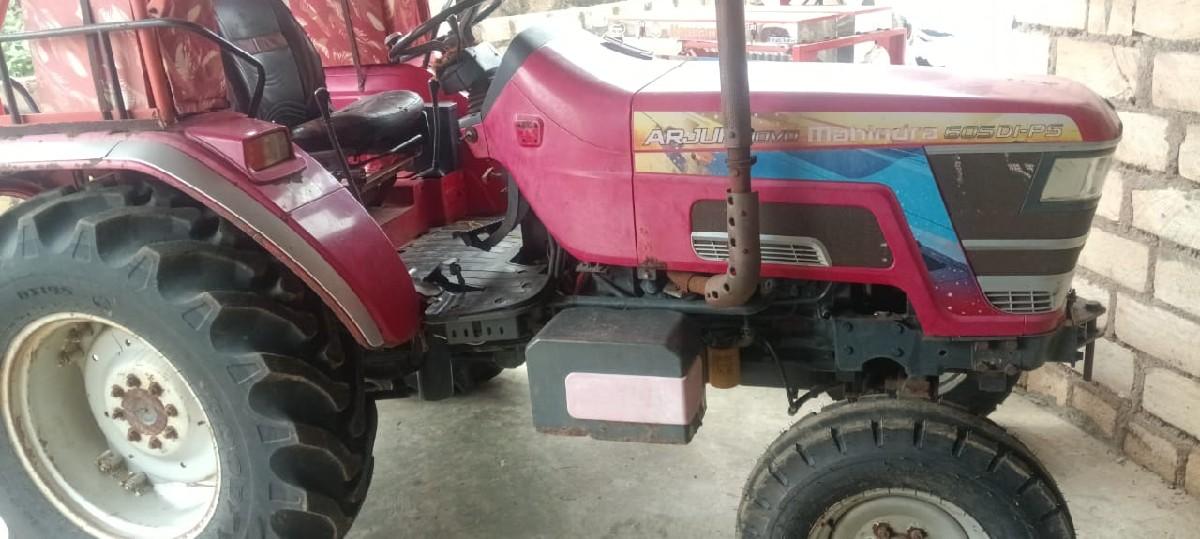 મહિન્દ્ર નવો 605 dips