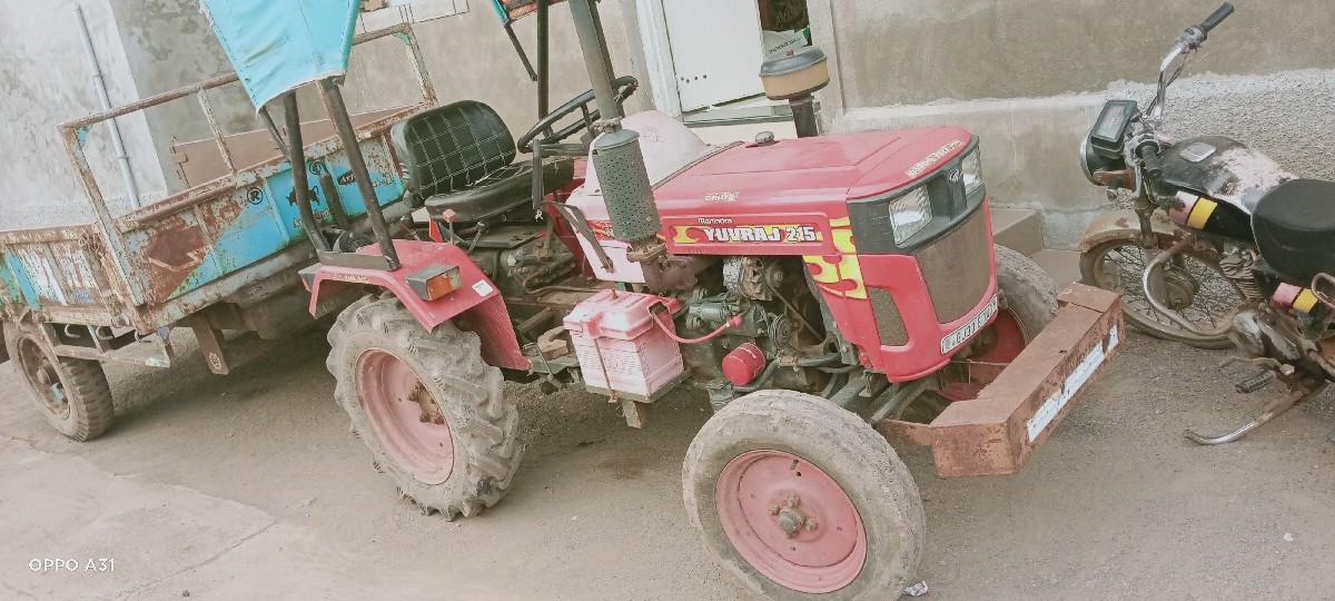 મહેન્દ્રા 215 ટૈકટર  વેચવા નું  છે