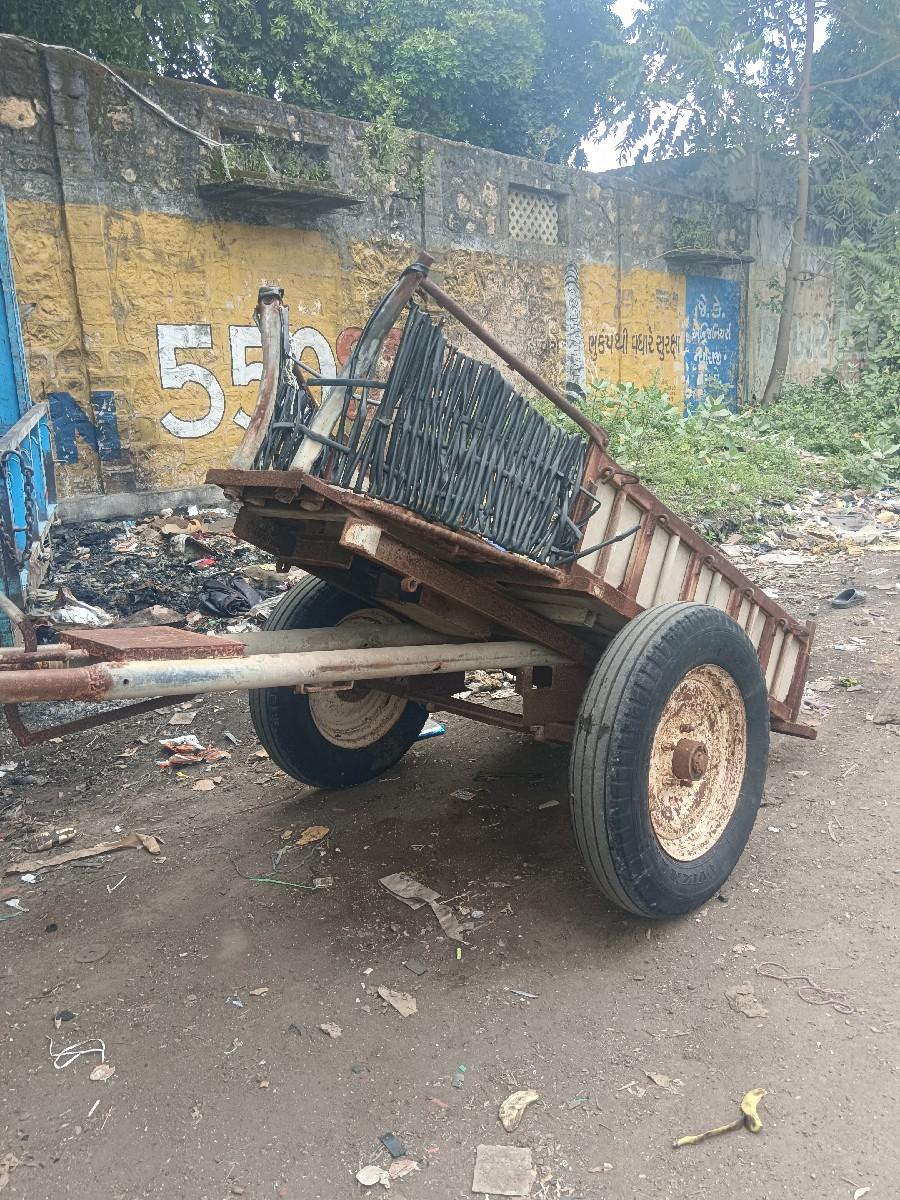 ઉલારિયો બળદ ગાડુ આખો લોખંડ નો