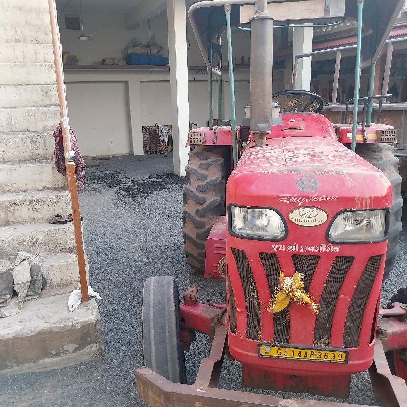 ટ્રેકટર વેચવાનું છે