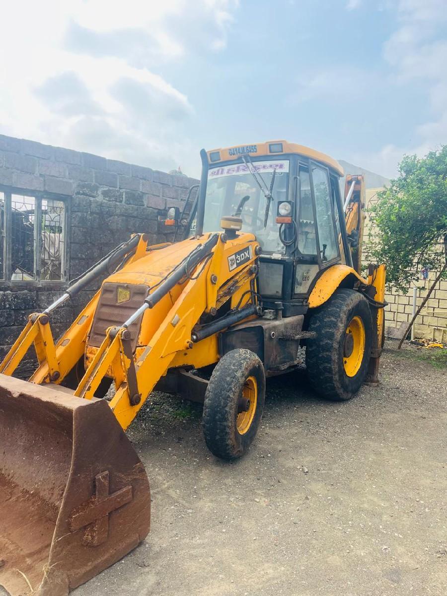 JCB વેચવાનું છે.