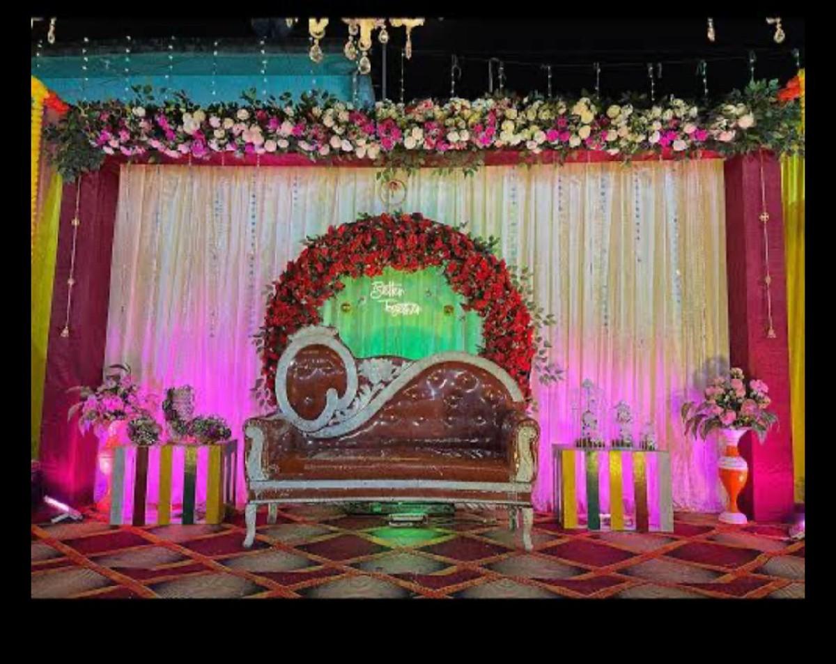 મંડપ બાધવા ના કારીગર જોયે.  3